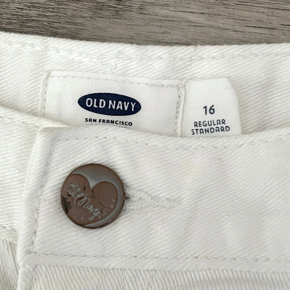 🌺 Old Navy White Cotton Embroidered Cutoff Jean Shorts Size Girls 16